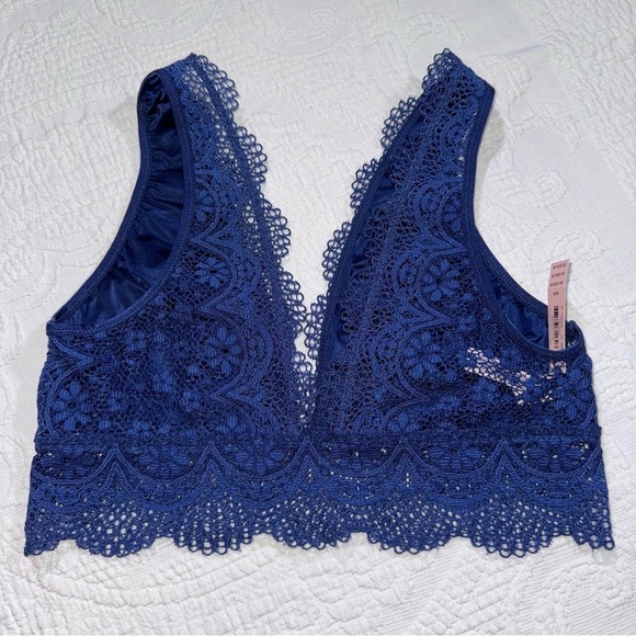 NWT Victorias Secret Bralette Blue Crochet Lace Intimates Sleepwear New Size Med - Picture 3 of 11